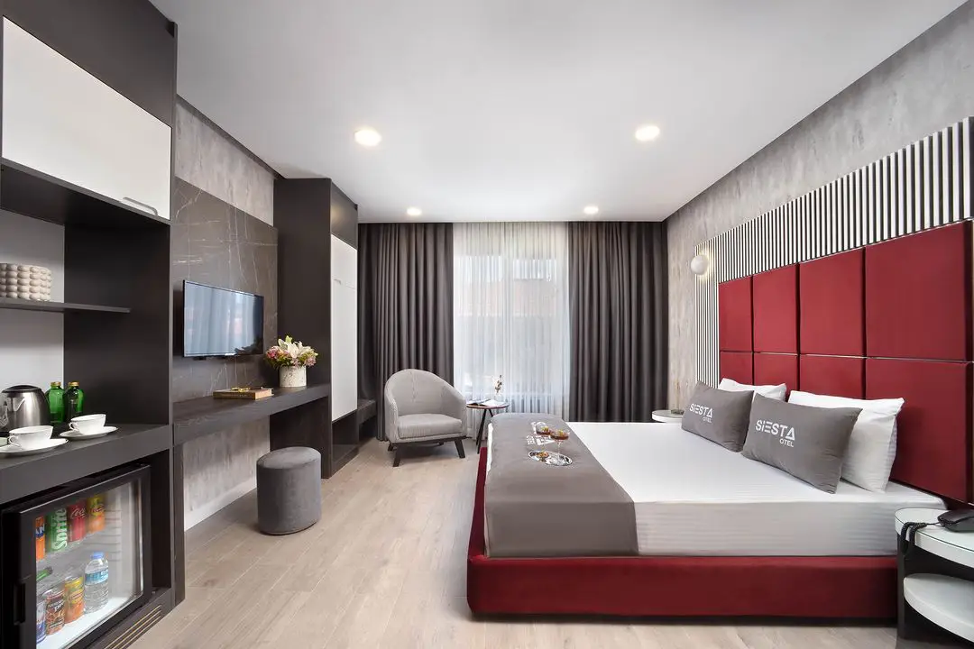 Siesta Otel Resepsiyon ve Giriş